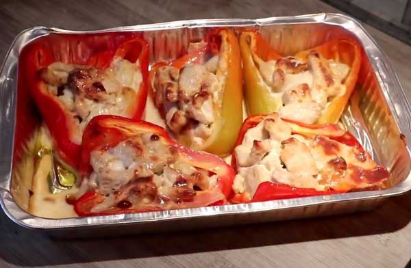 Грудка индейки со сладким перцем и сыром