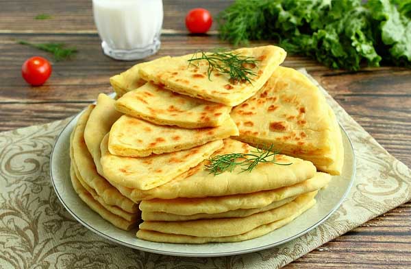 Балкарские хычины с сыром и картофелем