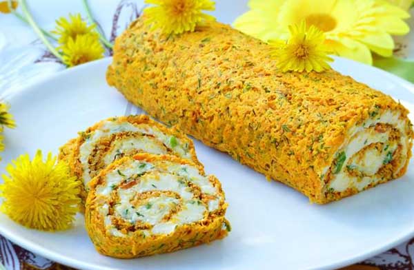 Холодный закусочный рулет из моркови с сыром