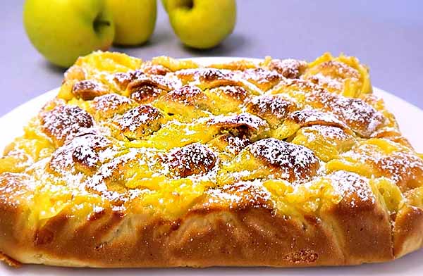 Яблочный пирог с заварным кремом